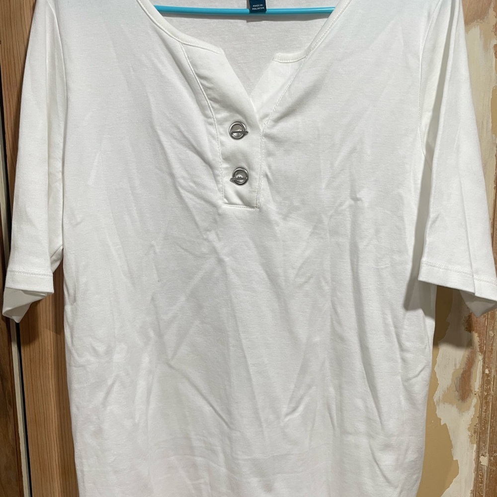 Karen Scott White Short Sleeve Tee with Buttons